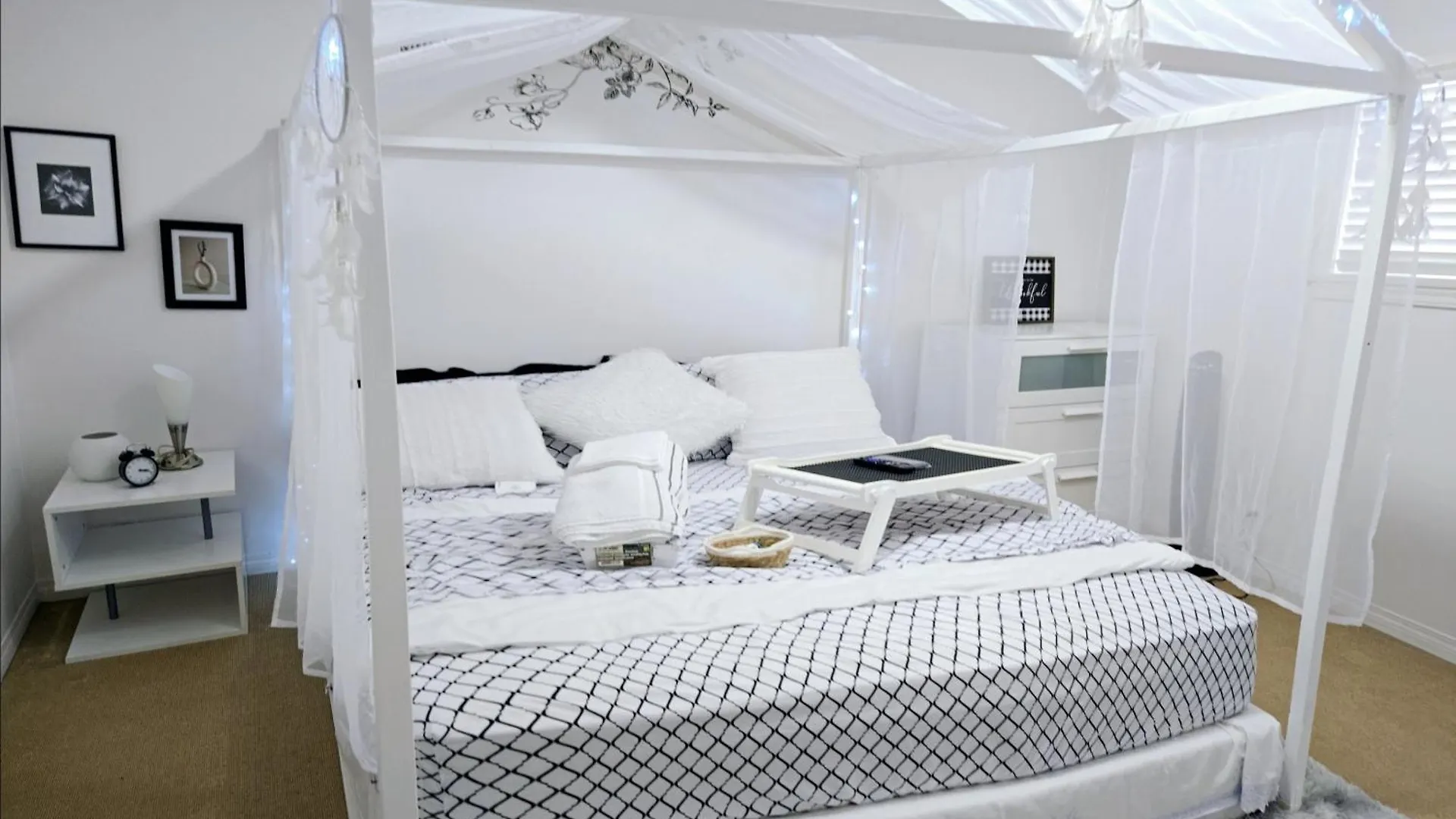 Pansiyon Lovely Cozy Room! With Attached Private Bath In The Heart Of Vancouver! Private Parking & Self Check-In!
